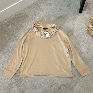 🏷 Ralph Lauren top